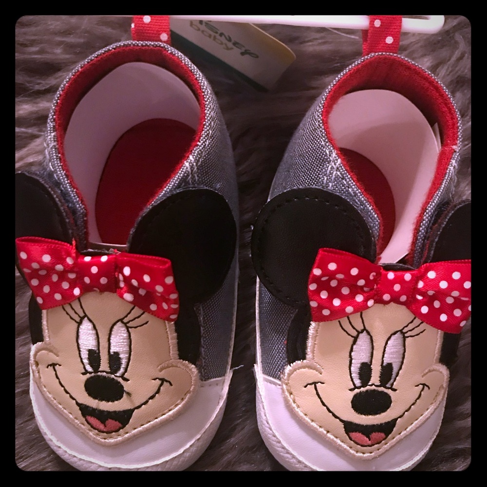 Infant Minnie Mouse shoes